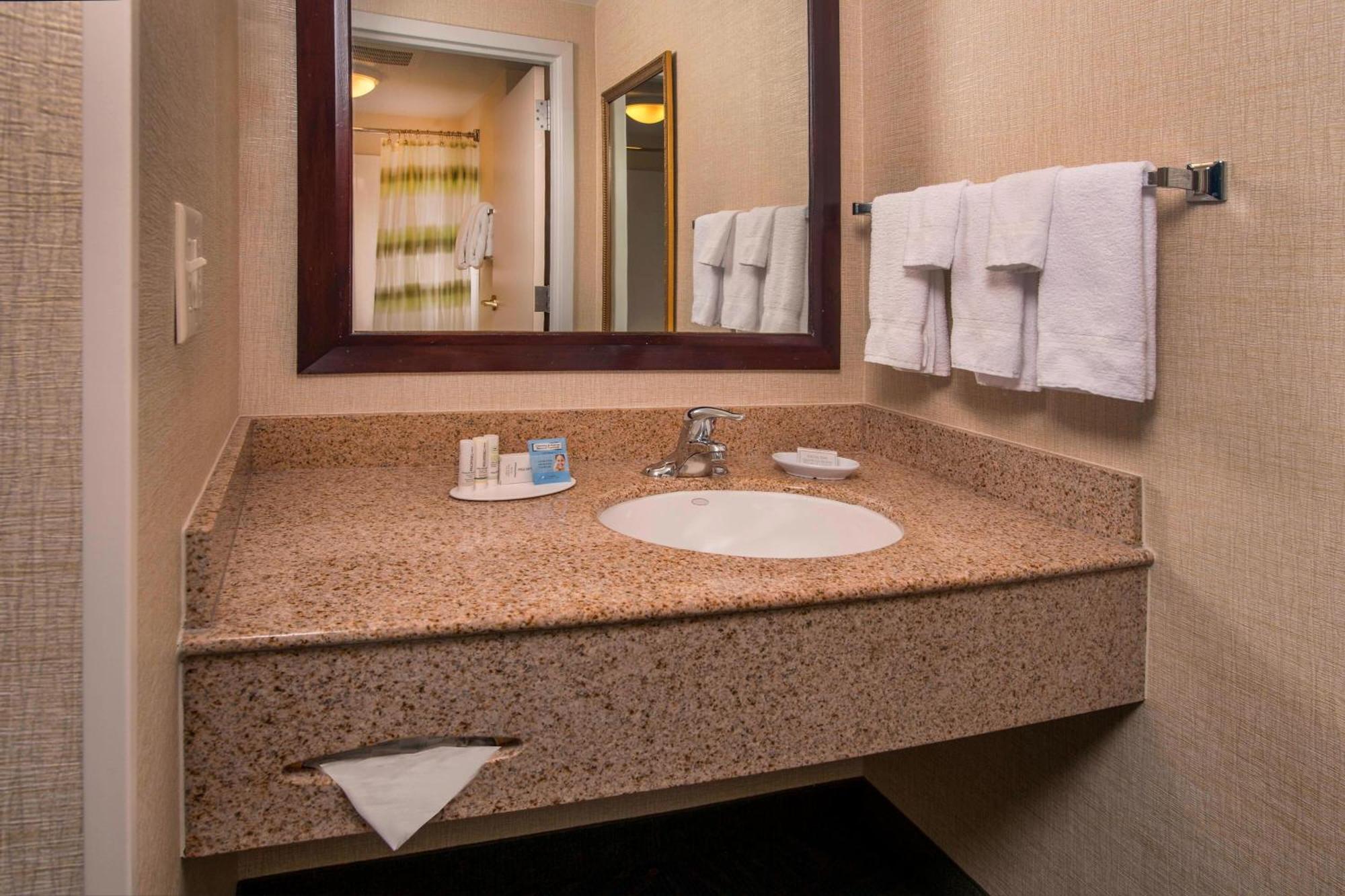 Springhill By Marriott 3*
