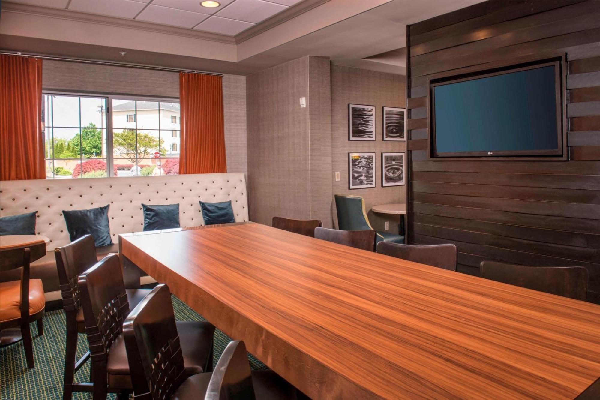 Springhill By Marriott 3*